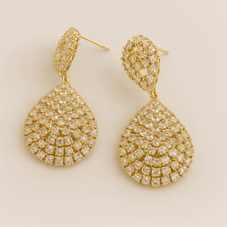 Brinco Gota Cravejado — Dourado