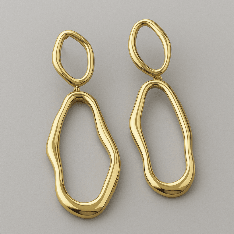 Brinco Oval Orgânico Vazado Banhada a Ouro 18K — default