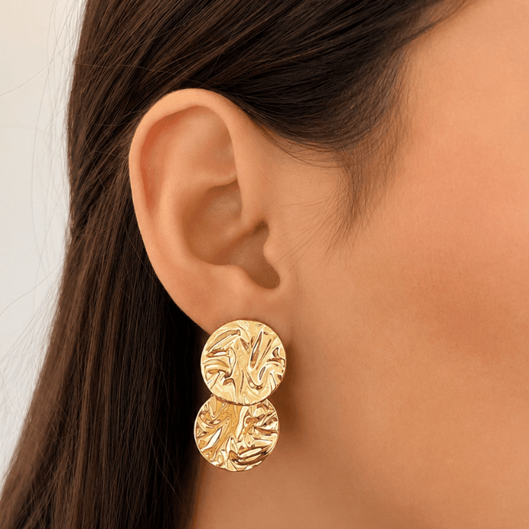 Brinco Redondo Ondulado Banhada a Ouro 18K