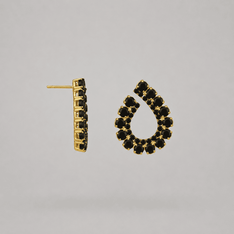 Brinco Oval Cravejado Banhada a Ouro 18K