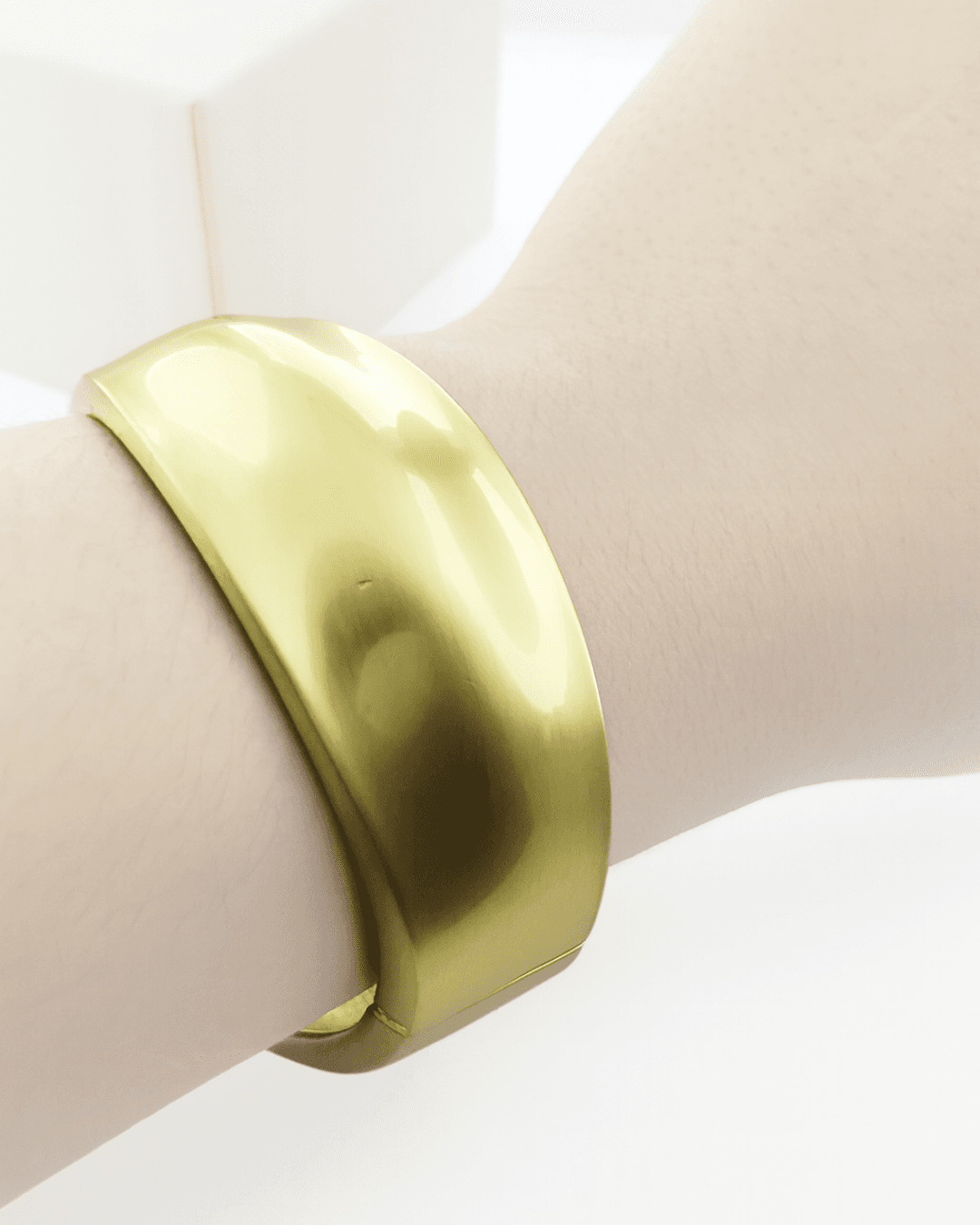 Bracelete Liso Banhado a Ouro 18K