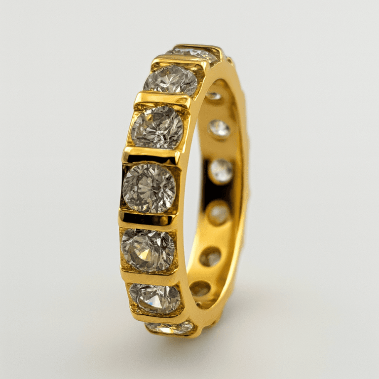Anel Aparador de Aliança com Zircônias Banhado a Ouro 18K — 14