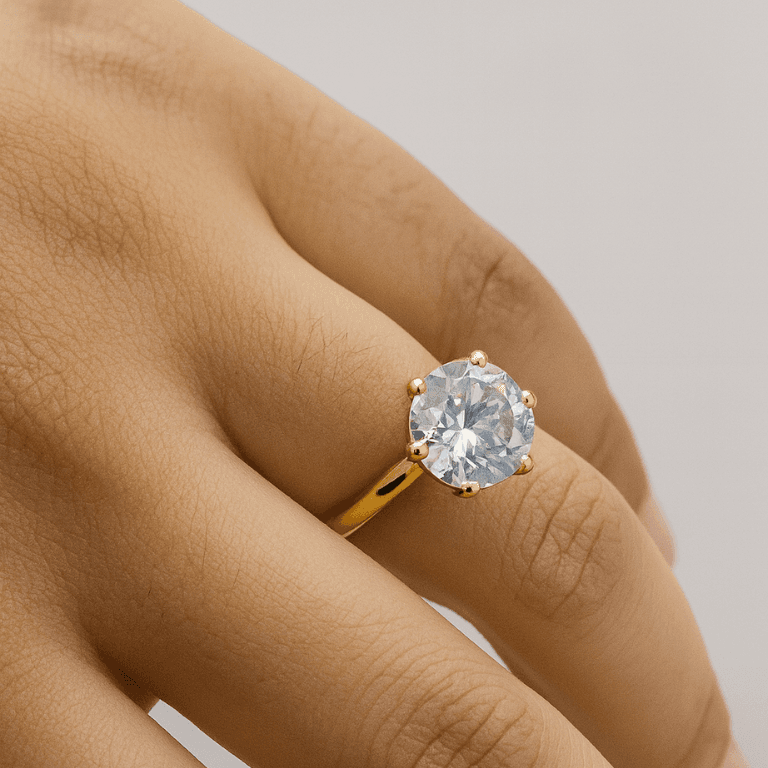 Anel Solitário com Zircônia Banhado a Ouro 18K