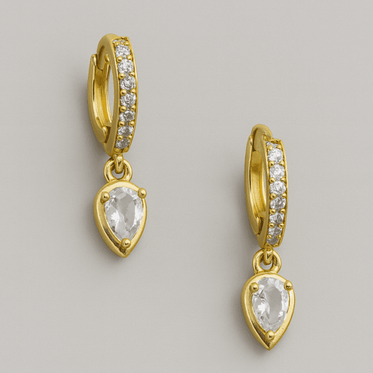 Brinco Argola com Pingente de Gota Cravejado com Zircônias Banhado a Ouro 18K