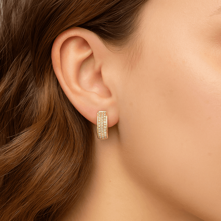Brinco Argola Cravejada com Círculos Vazados Banhado a Ouro 18K