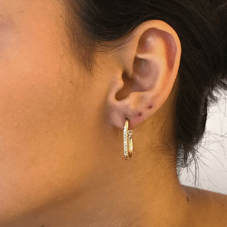Brinco Argola Retangular com Pedras Banhado a Ouro 18K