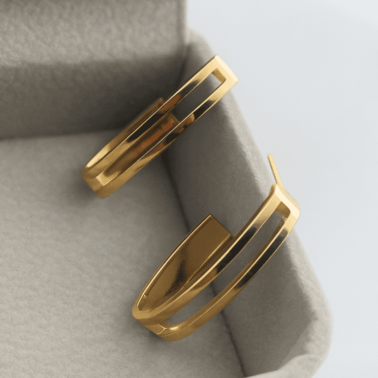 Brinco Argola Oval Aberta Banhado a Ouro 18K