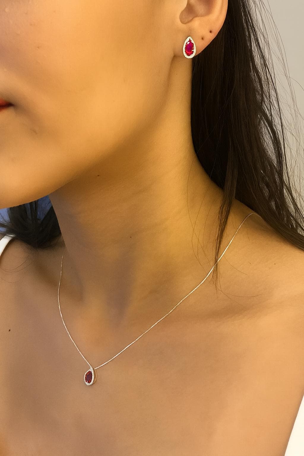 Conjunto Gota Cravejado com Zircônias Brancas e Vermelha em Prata 925 — default