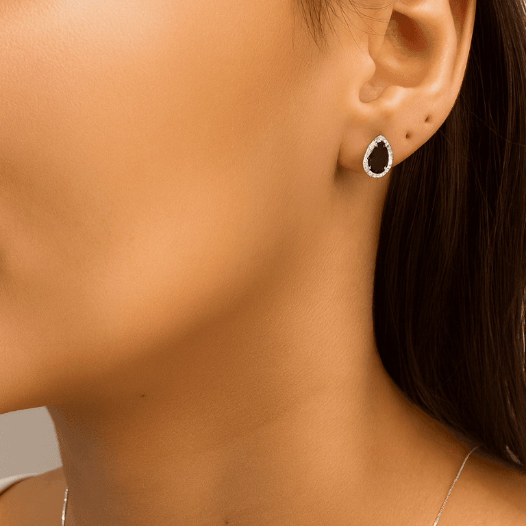 Conjunto Gota Cravejados com Zircônia Brancas e Preta em Prata 925