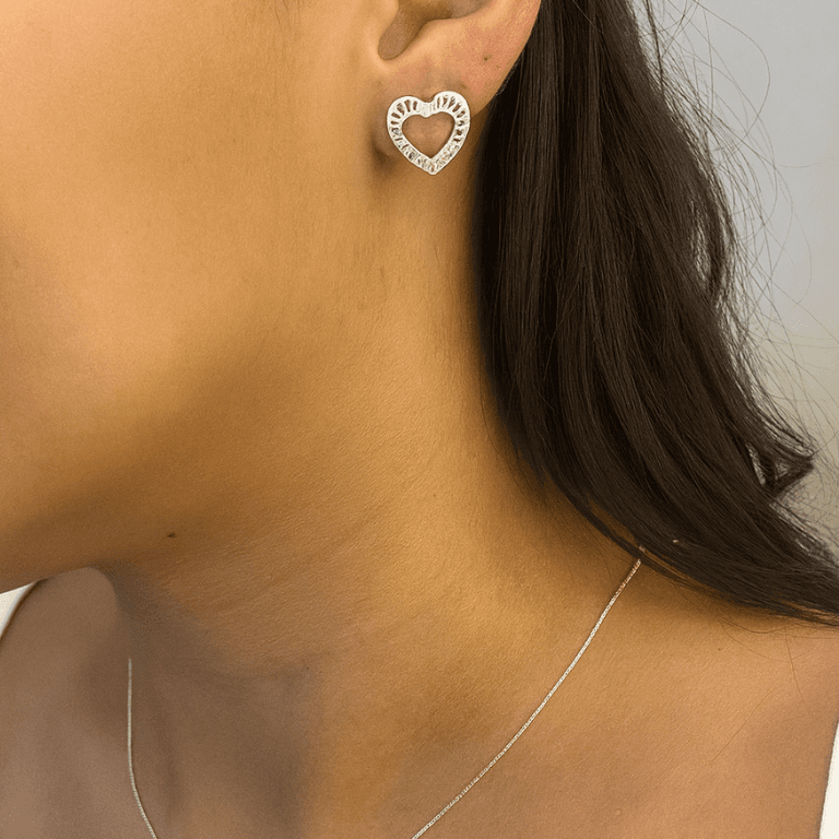 Conjunto Coração com Detalhes Vazados em Prata 925 — default