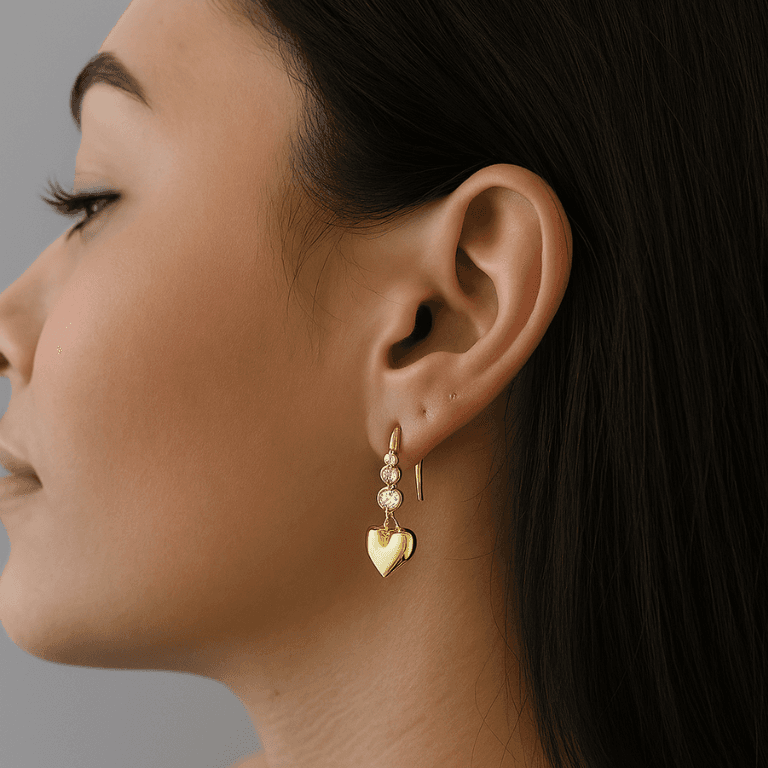 Brinco Gancho com Corações Banhado a Ouro 18K