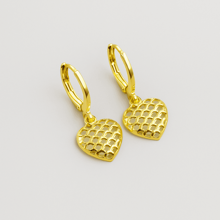 Brinco Argola com Pingente Coração Vazado Banhado a Ouro 18K — default