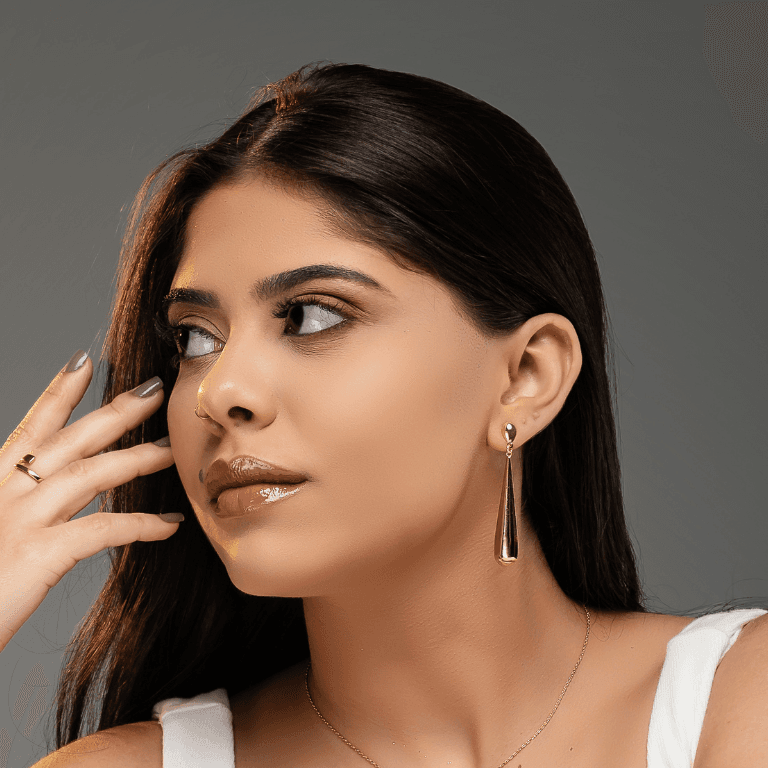 Brinco Gota Liso Alongado Banhado a Ouro 18K — default