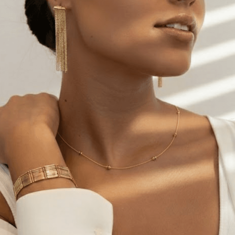 Gargantilha com Zircônias Espaçadas Banhada a Ouro 18K