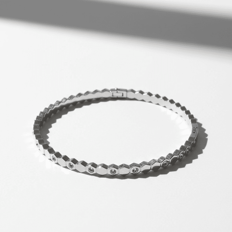 Bracelete em Aço Inox com Nove Strass — Prateado