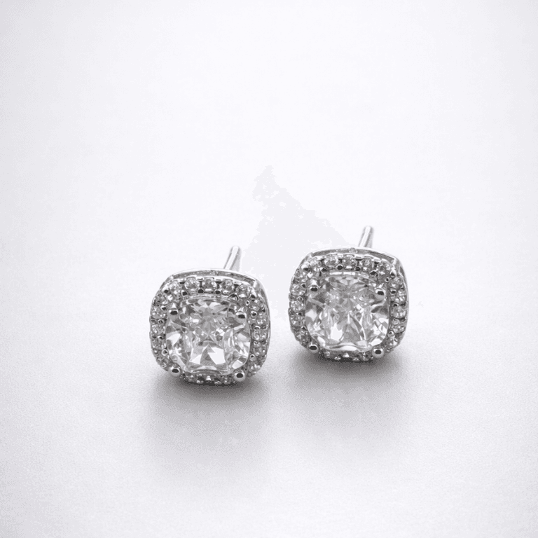 Brinco Quadrado Cravejado com Cristais Banhado a Ouro Branco — default