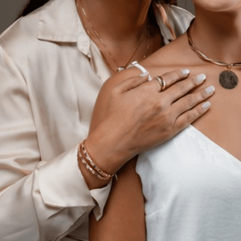 Bracelete Geometrico Escamado Com Zirconias Banhado a Ouro 18k