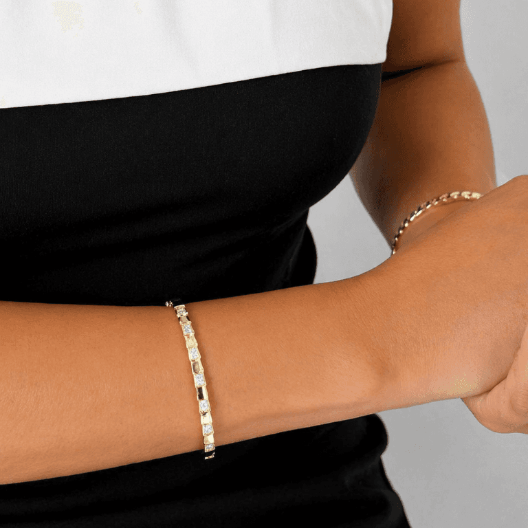Bracelete Geometrico Escamado Com Zirconias Banhado a Ouro 18k