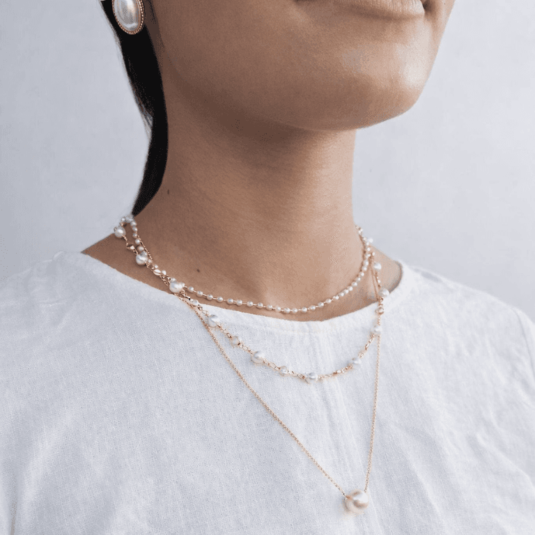 Colar Triplo com Pérolas e Zircônias Banhado a Ouro 18K