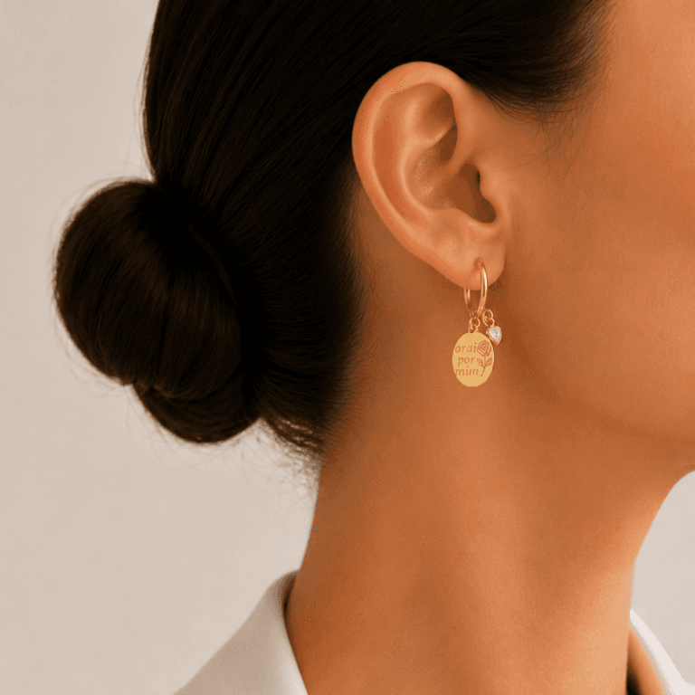 Brinco Argola com Pingente Nossa Senhora Aparecida Banhado a Ouro 18K