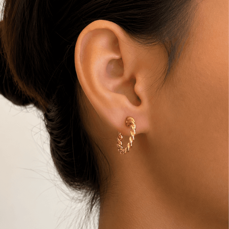 Brinco Argola Torcida Banhado a Ouro 18K