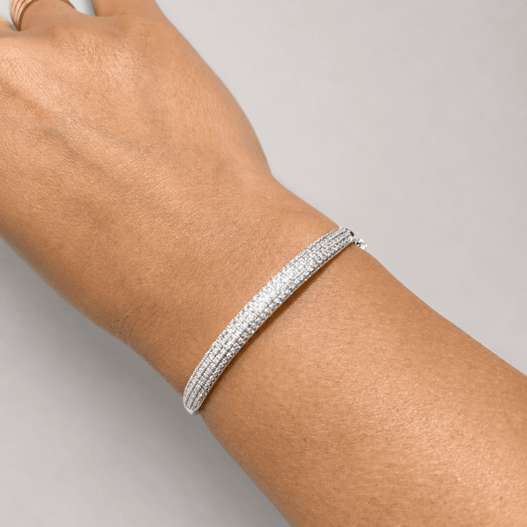 Bracelete Cravejado com Zircônias Banhado a Prata