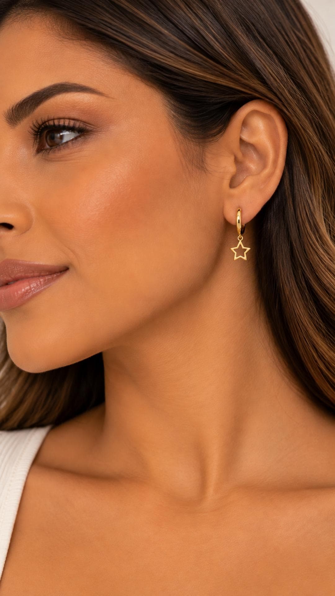 Brinco Argola com Pingente Estrela Banhado a Ouro 18K