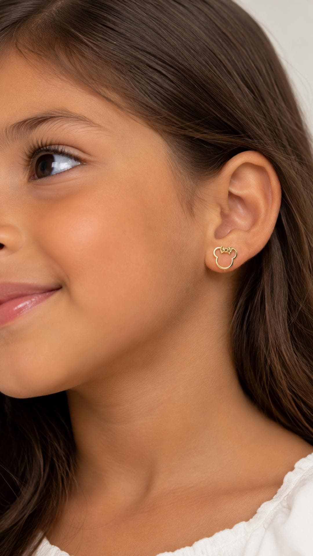 Brinco Ratinha com Laço e Zircônia Banhado a Ouro 18K