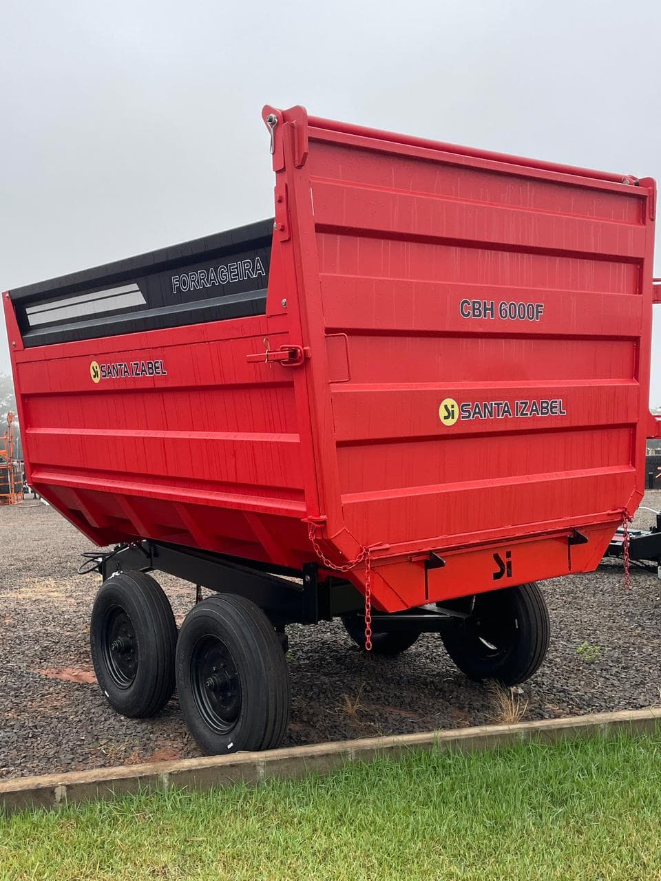 Carreta Forrageira Basculante Santa Izabel CBH 6000 F - Com Pneus 750x16