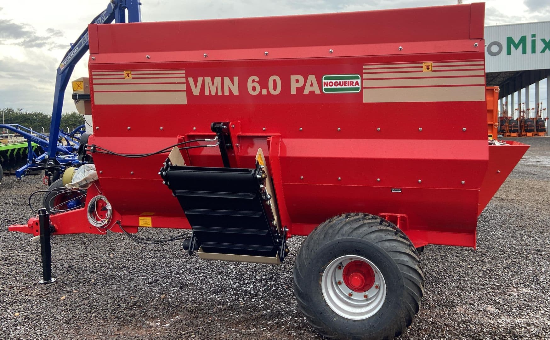 VAGÃO MISTURADOR NOGUEIRA - MODELO VMN 6.0 PA COM BALANÇA — default