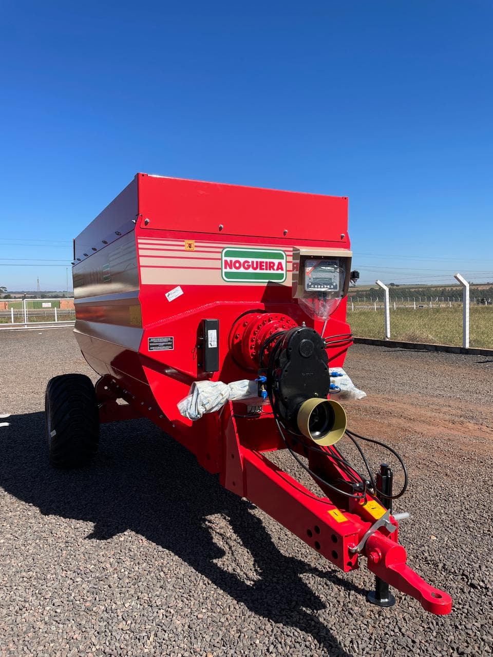 VAGÃO MISTURADOR NOGUEIRA - MODELO VMN 6.0 PA COM BALANÇA