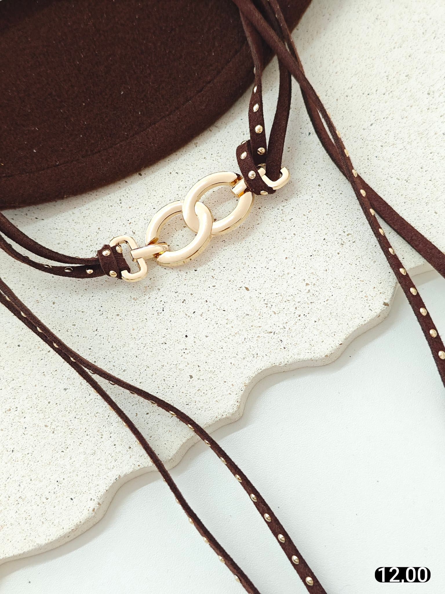 Colar Suede Longo Tachas Douradas e Argolas — default