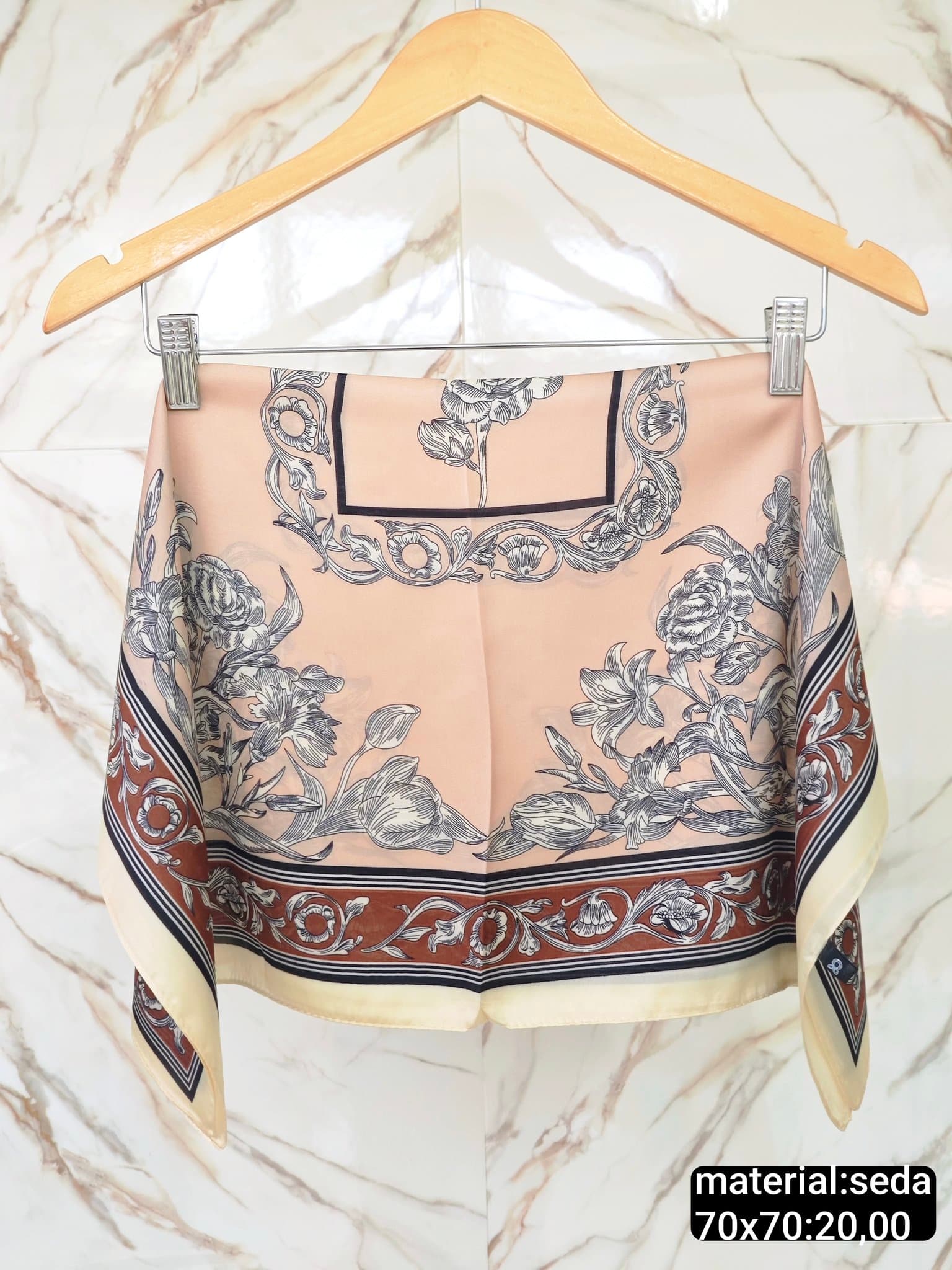 Lenço Cetim Paisley Rosa e Laranja