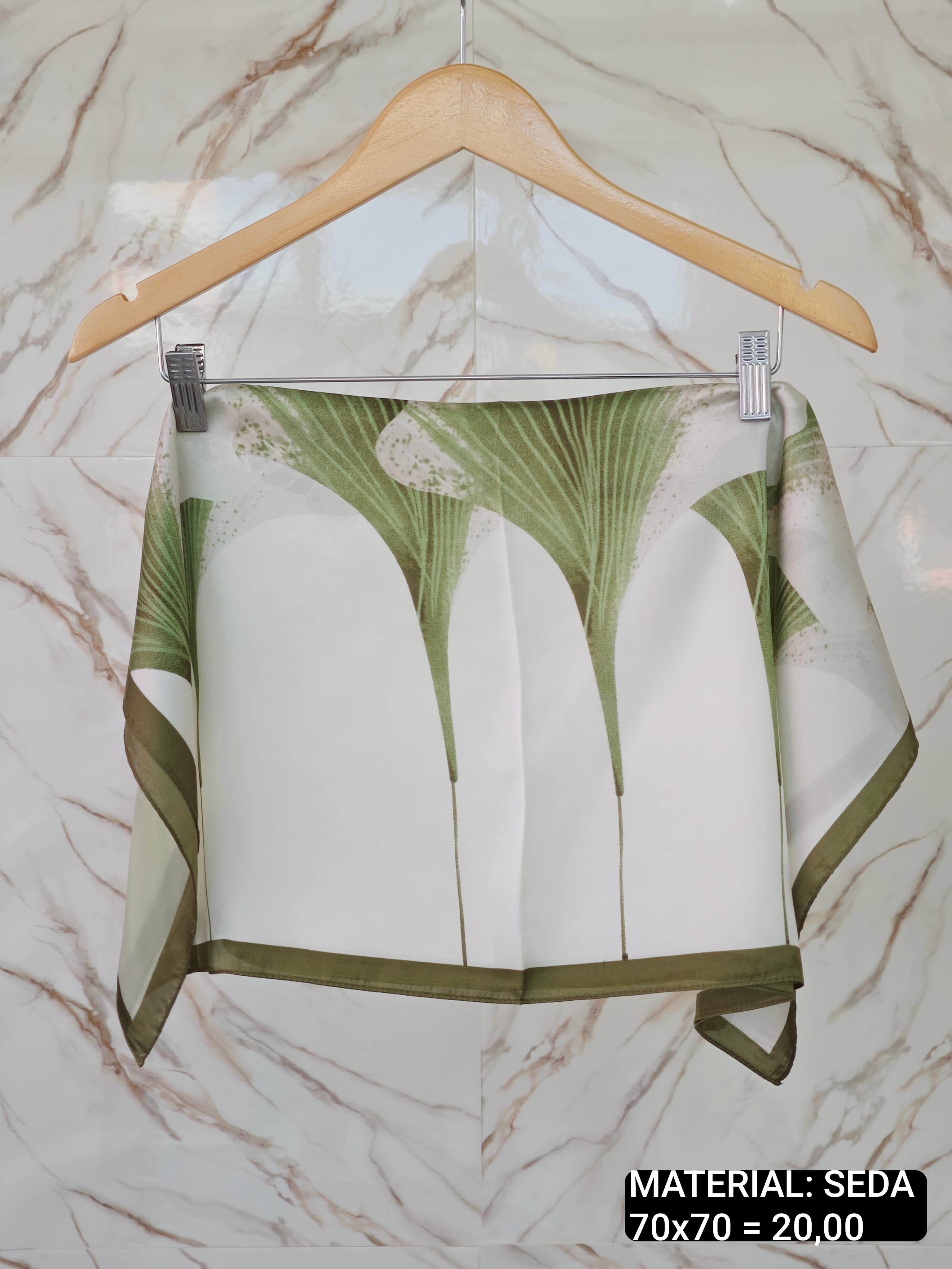 Lenço Cetim Floral Folhagem Verde e Branco — VERDE