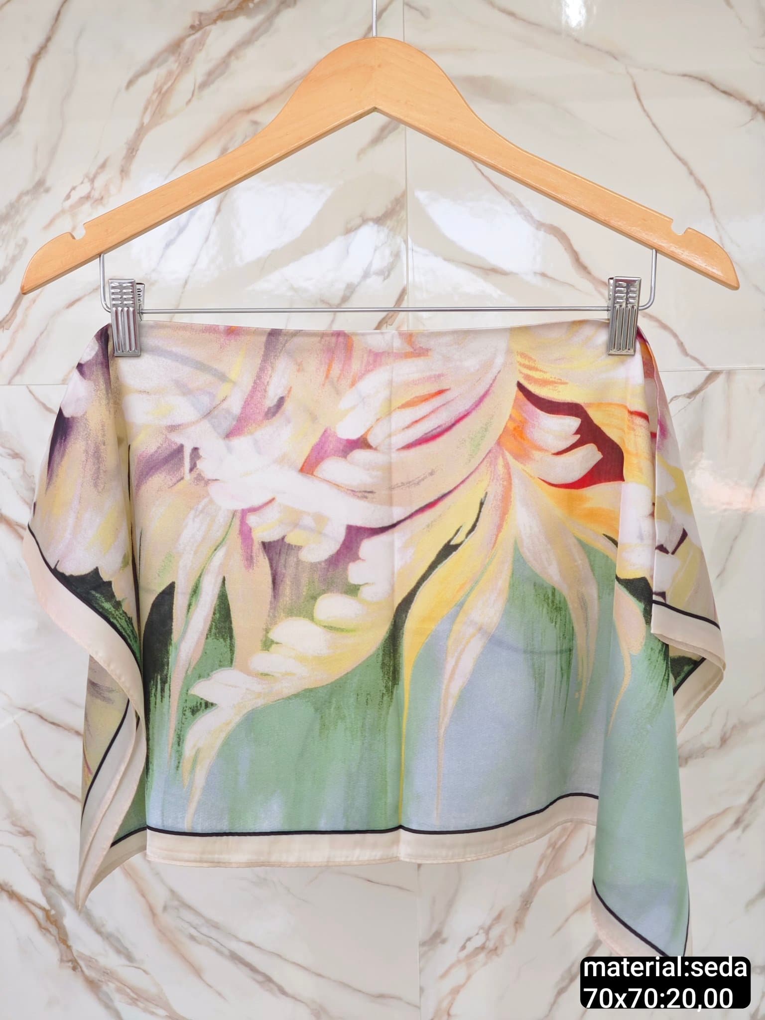 Lenço Cetim Floral Aquarela Lírios — ROSA