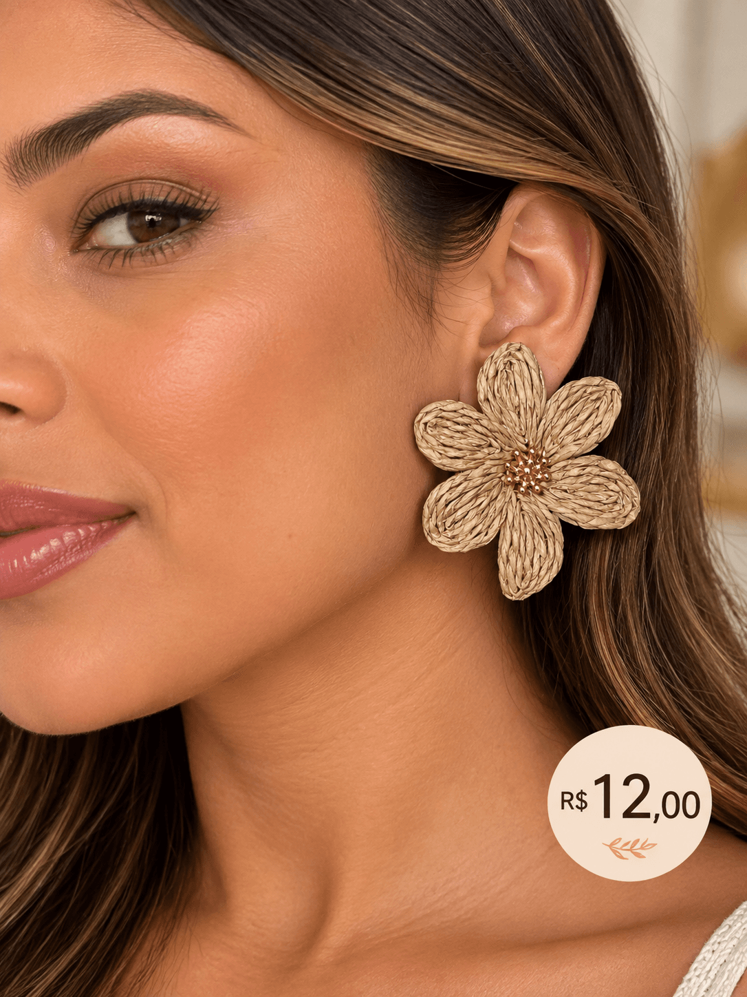 Brinco Ráfia Flor Grande com Micro Contas — Natural caramelo