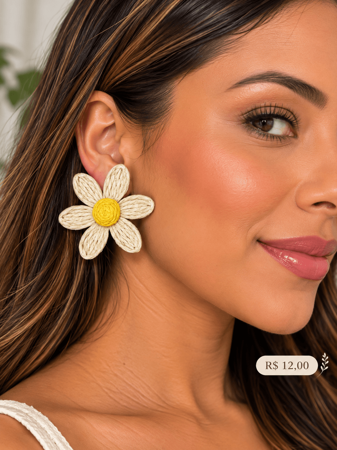 Brinco Fibra Flor Pétalas Arredondadas — Creme com miolo amarelo