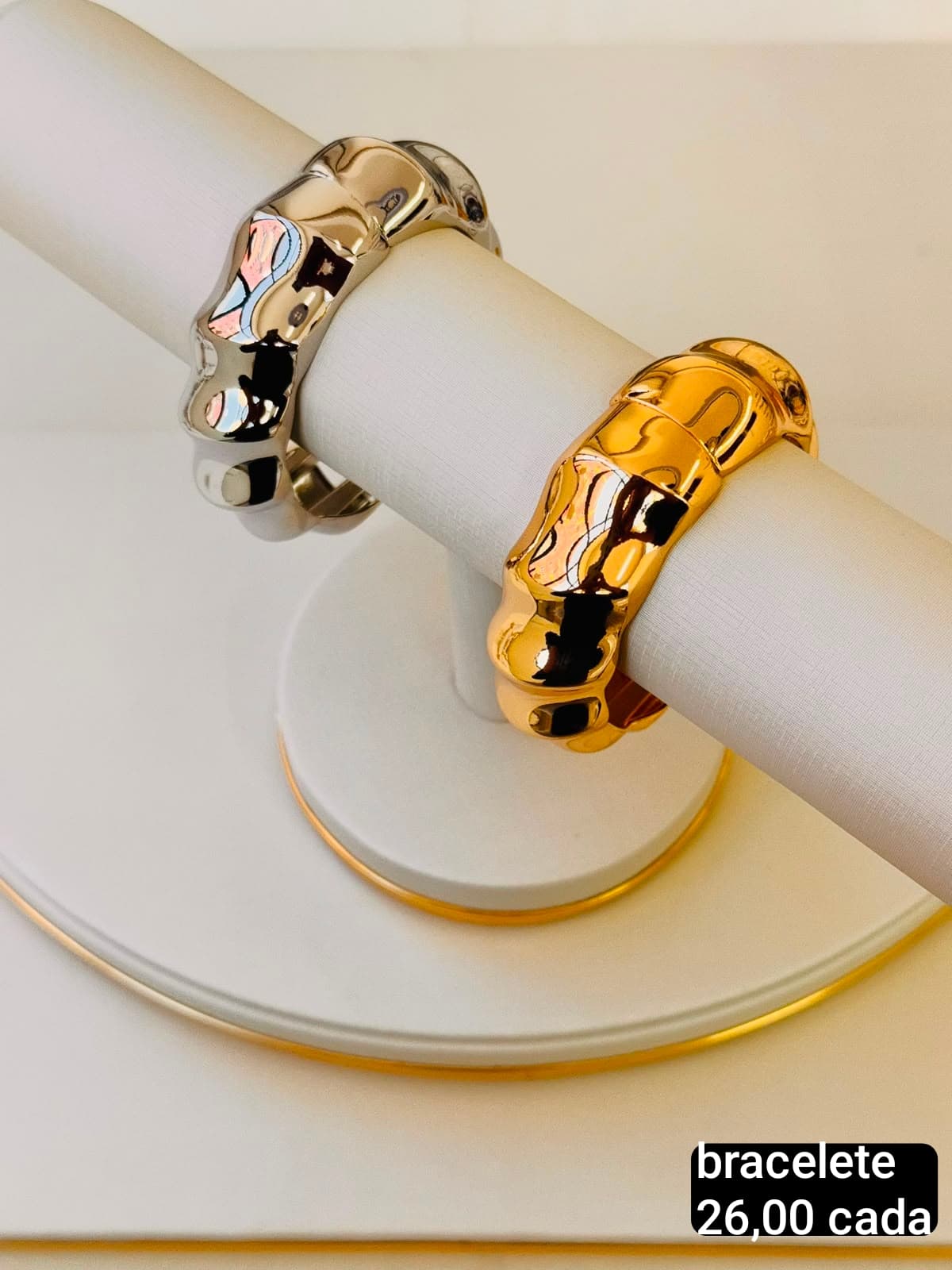 Bracelete Abaulado Ondulado Orgânico — Dourado