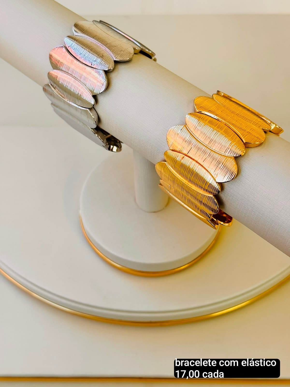 Bracelete Elástico Placas Ovais Texturizadas — Prata