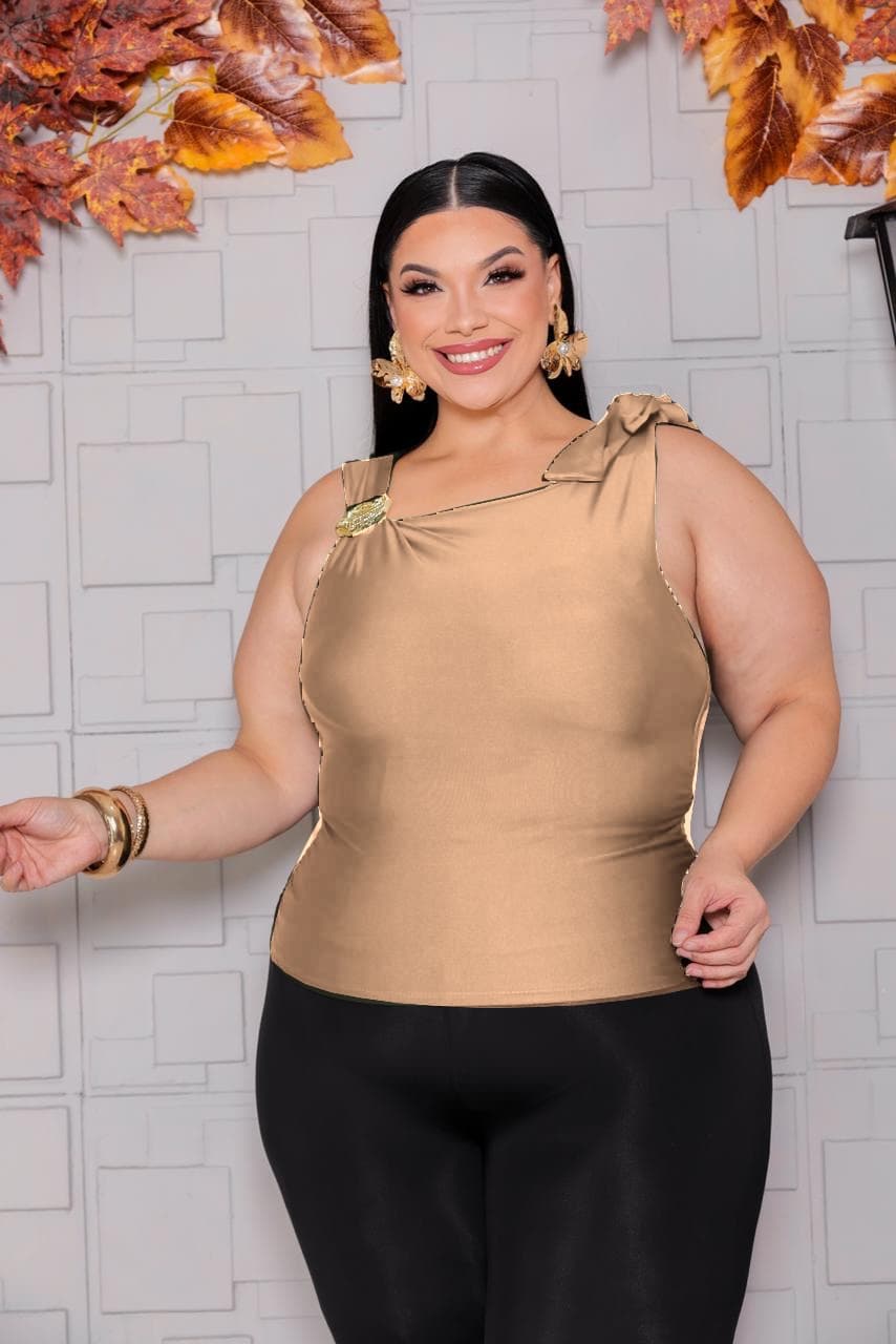Blusa bianca — nude / G1