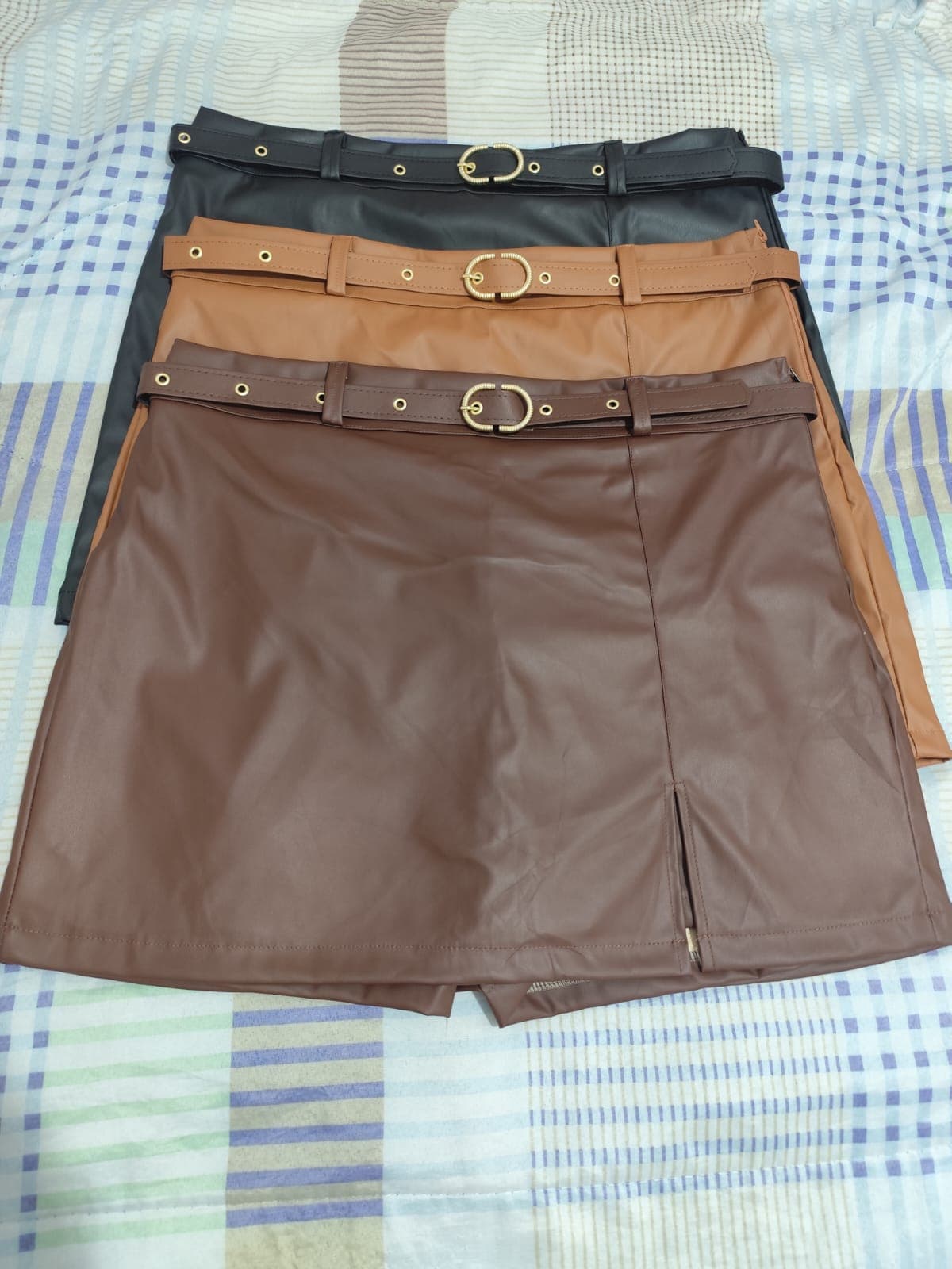 Short Saia Corino