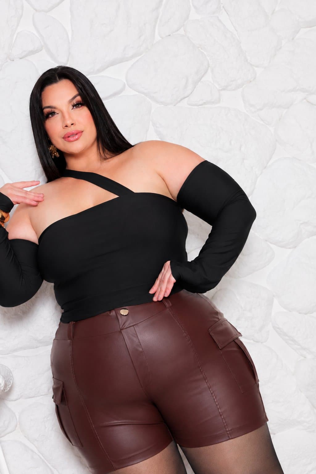 cropped Larisa — Preto