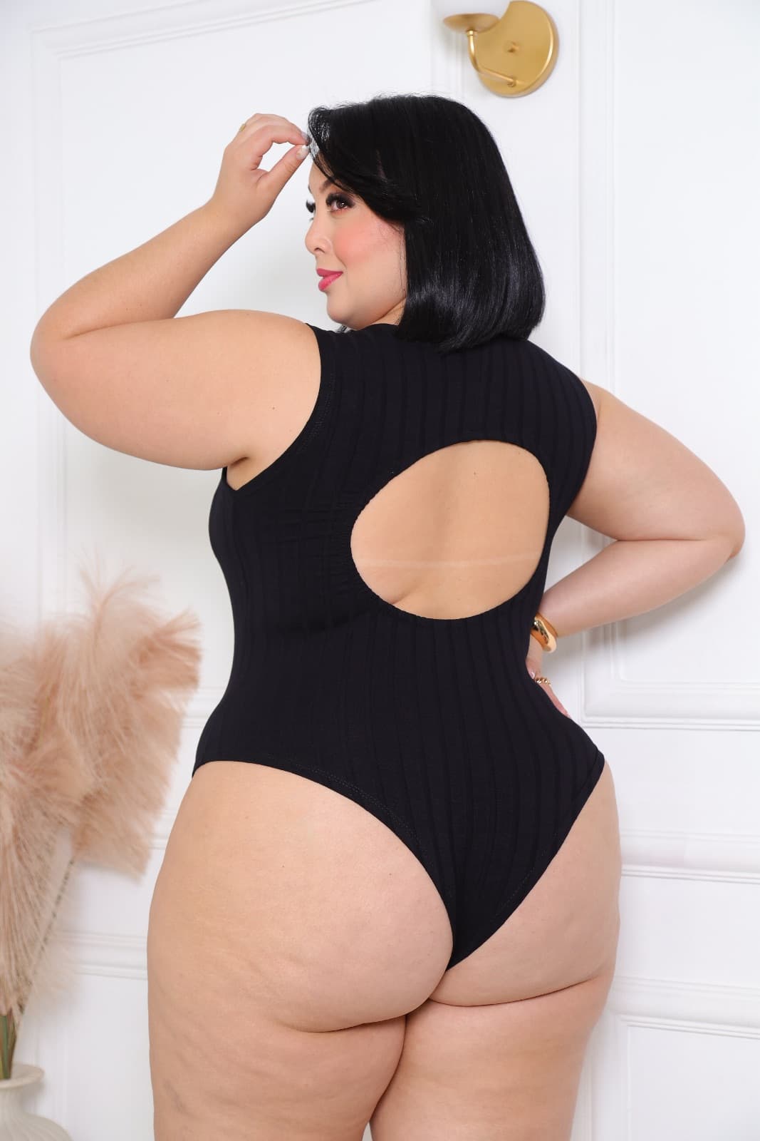 BODY COSTA NUA PLUS • CANELADO COM ELASTANO — Preto